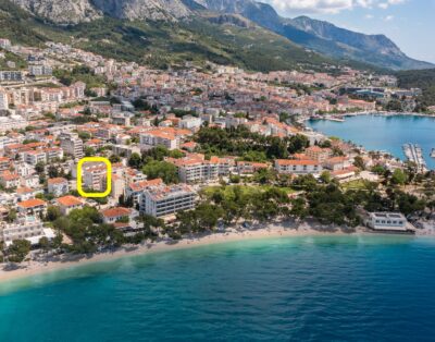 Beachfront Apartment Nikić